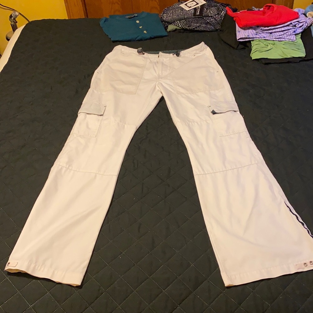 Size 7 white pants manufacturer unknown